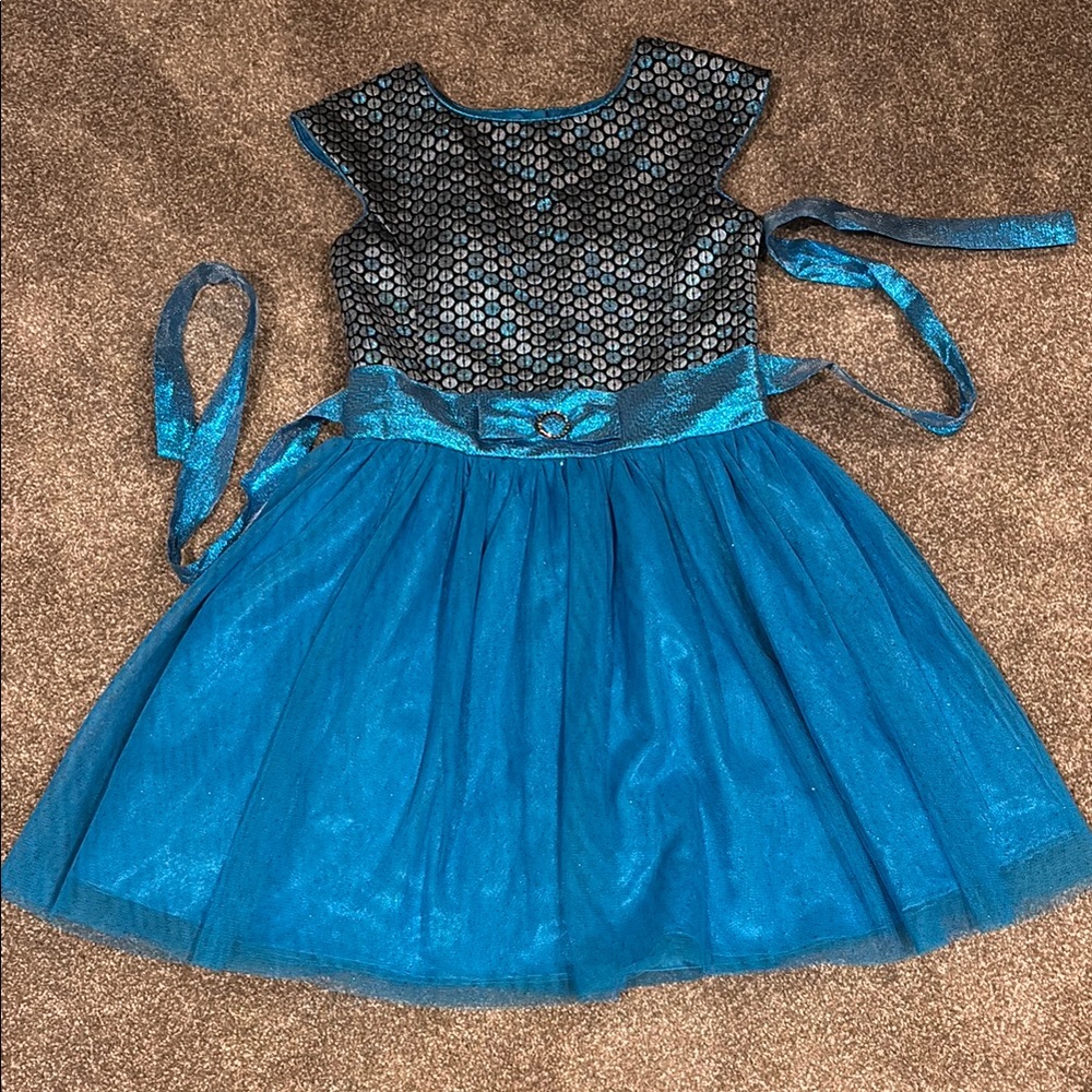 Blue sparkle bow Kids size 7 Dress